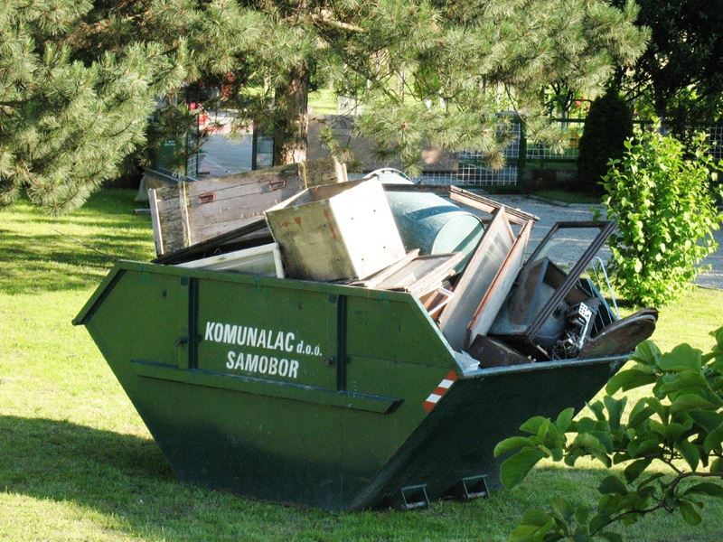 Obustavlja se odvoz glomaznog otpada, reciklažno dvorište radi skraćeno